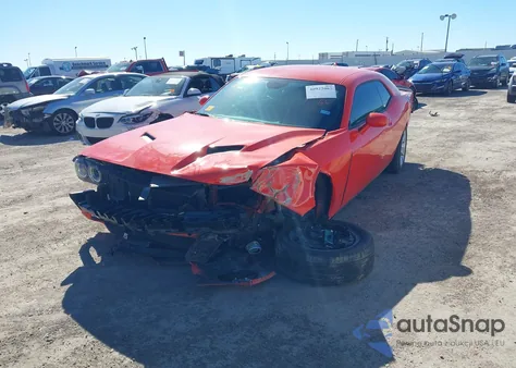 2023 Dodge Challenger Sxt z USA, uszkodzony, nr VIN 2C3CDZAG4PH652941